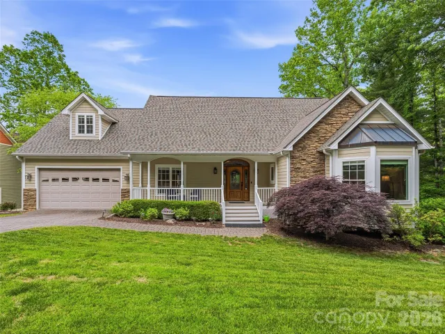 115 Flameleaf Lane, Laurel Park, NC, 28739
