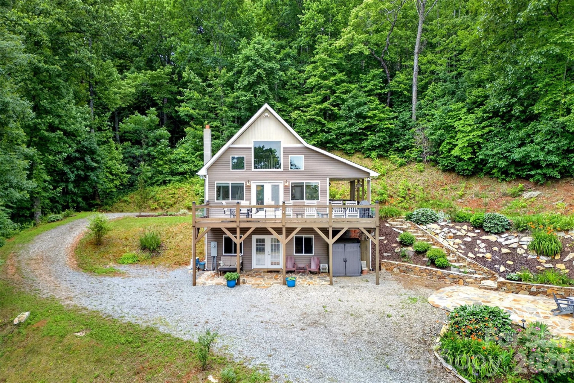 696 Hickory Nut Hollow - Photo 2
