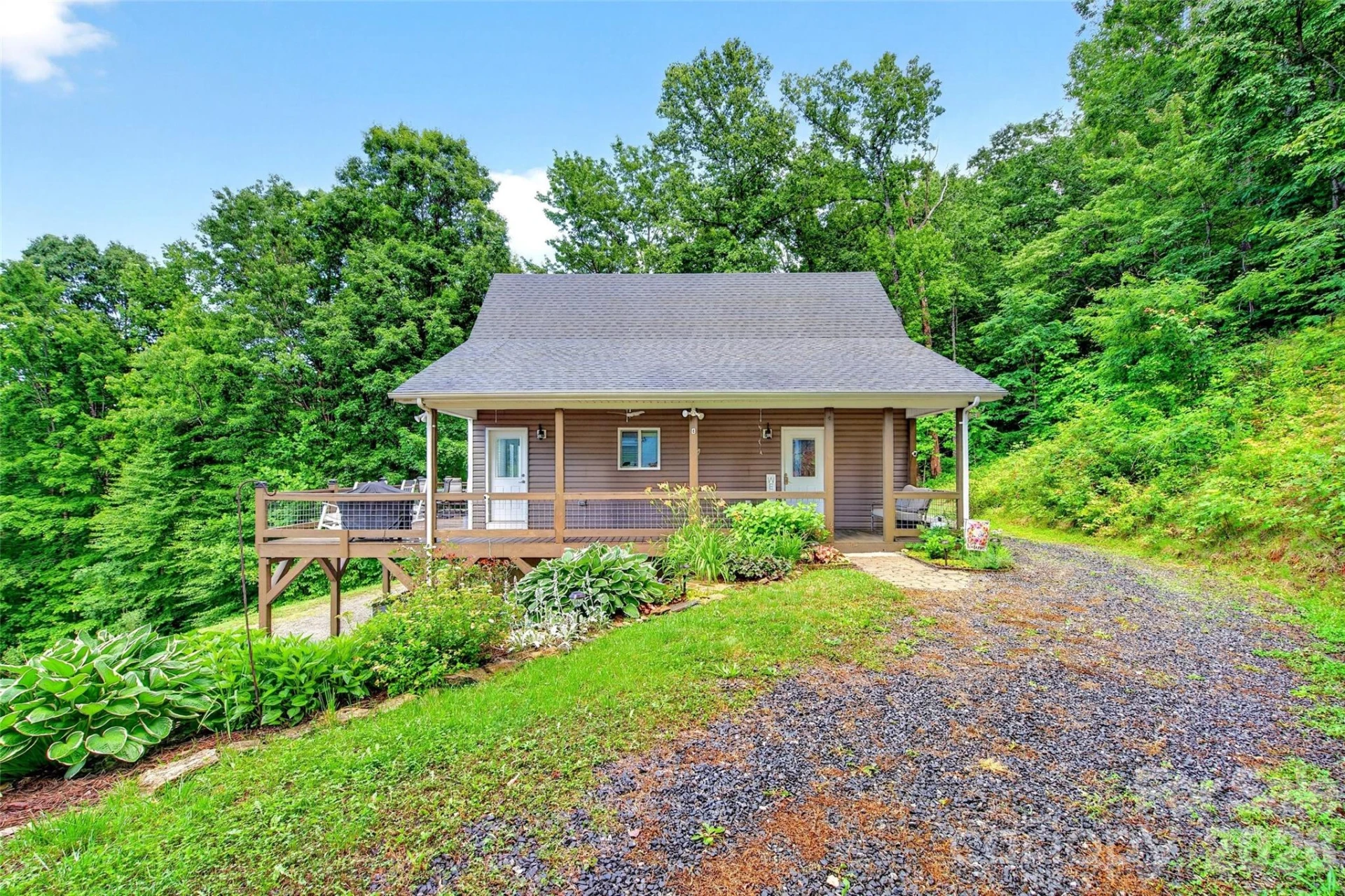 696 Hickory Nut Hollow - Photo 4