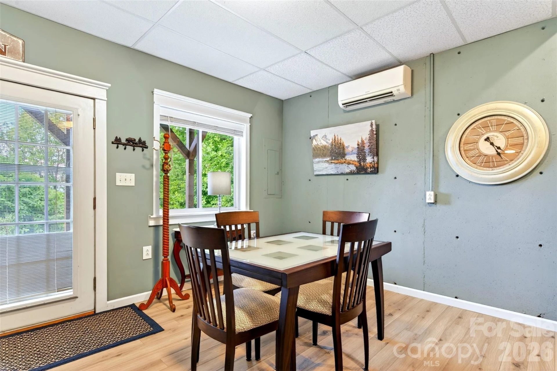 696 Hickory Nut Hollow - Photo 32