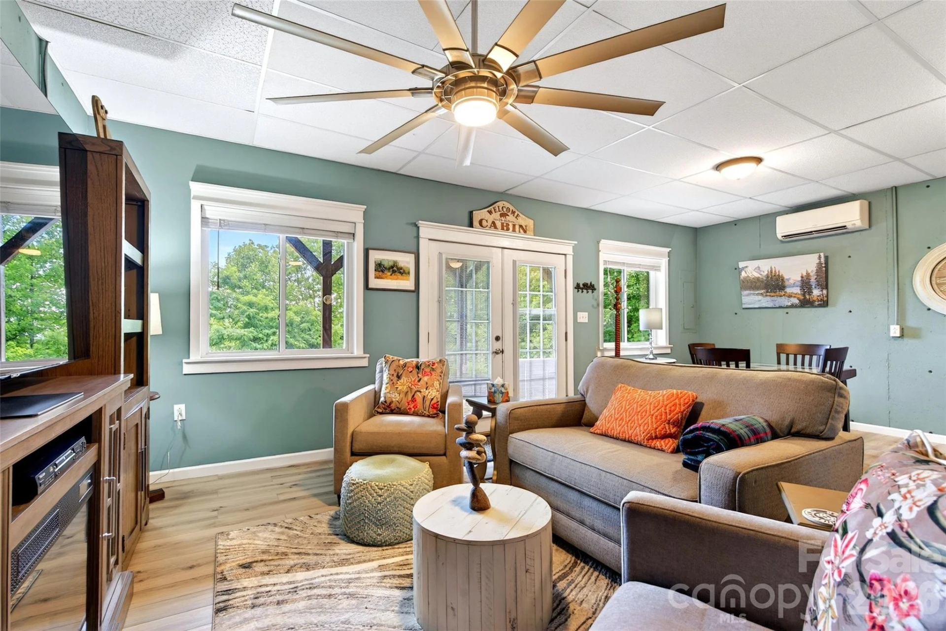 696 Hickory Nut Hollow - Photo 34
