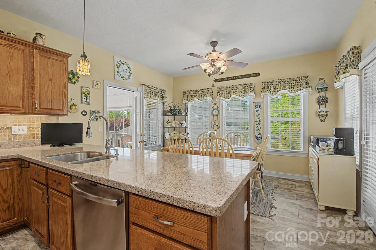 606 Carriage Commons Drive - Photo 15