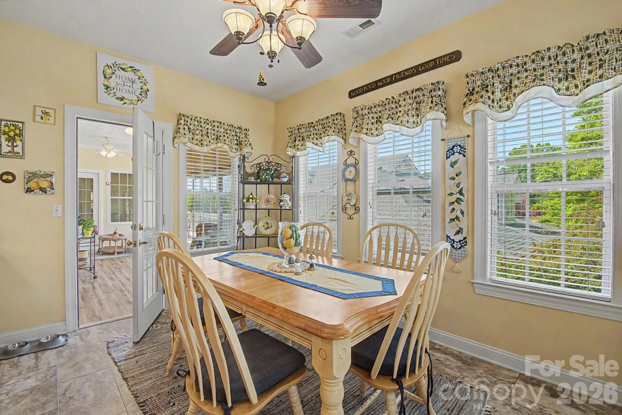 606 Carriage Commons Drive - Photo 16