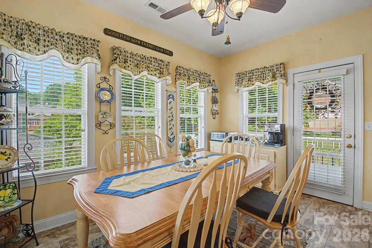 606 Carriage Commons Drive - Photo 17