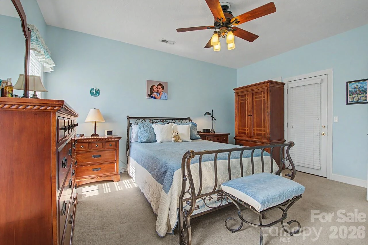 606 Carriage Commons Drive - Photo 24