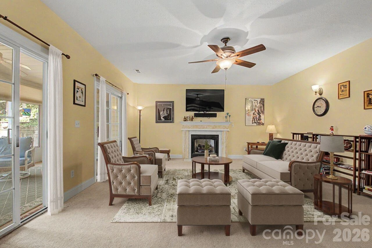 606 Carriage Commons Drive - Photo 33