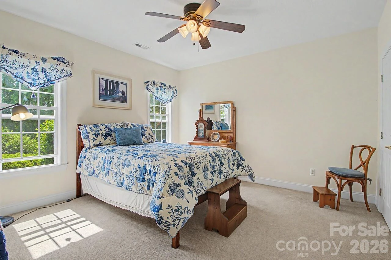 606 Carriage Commons Drive - Photo 38