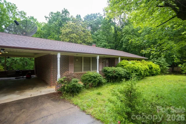 1225 Moss Road
