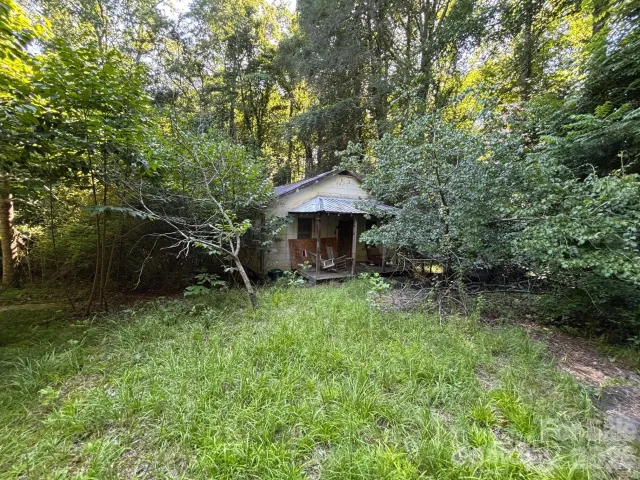 V/L Woodland Drive