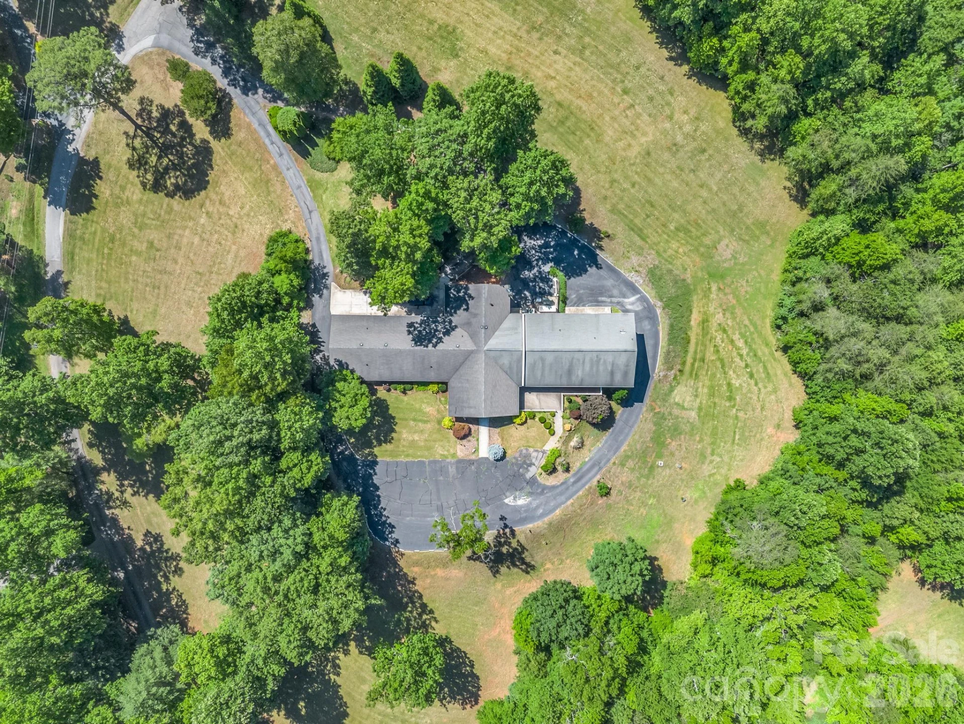 354 Woodland Drive - Photo 2