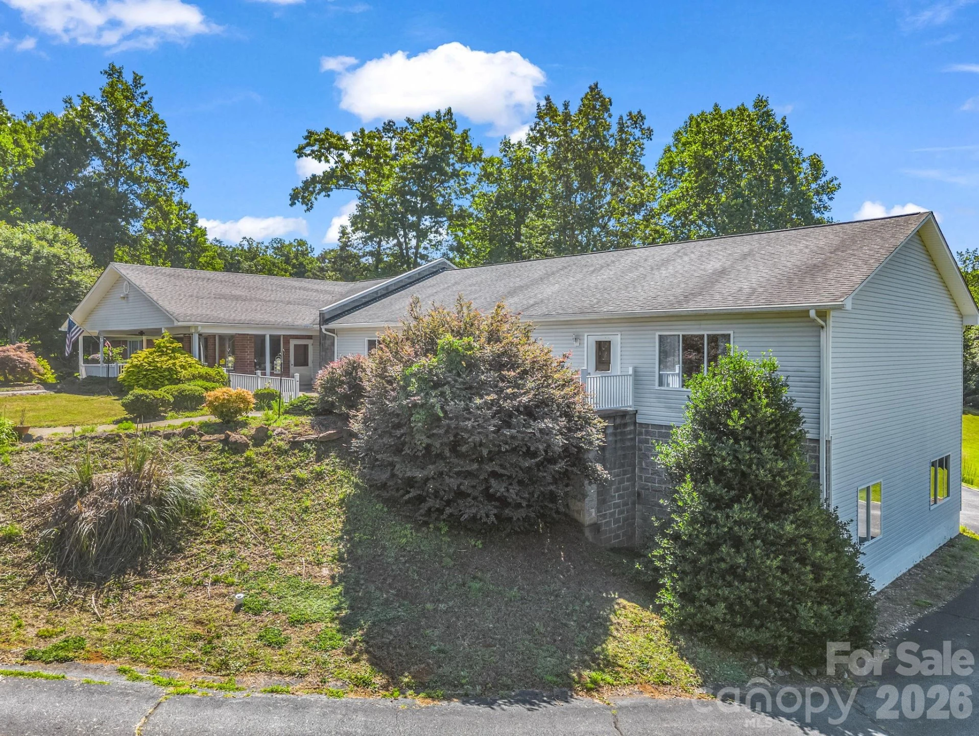 354 Woodland Drive - Photo 3