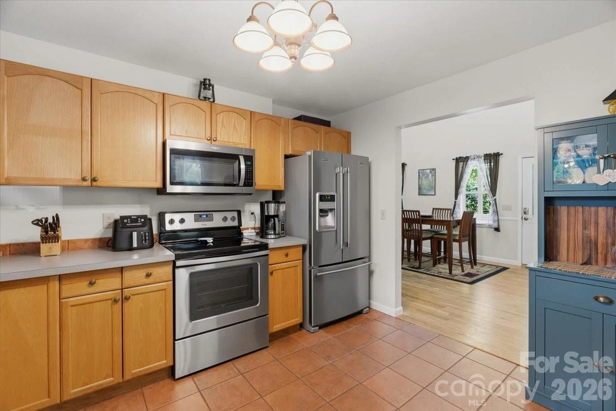 122 Arnold Heights - Photo 11