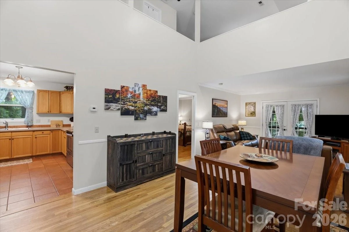 122 Arnold Heights - Photo 4