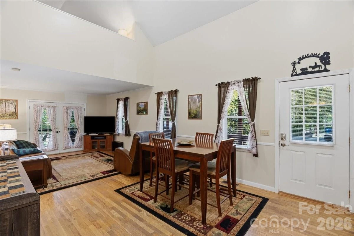 122 Arnold Heights - Photo 5