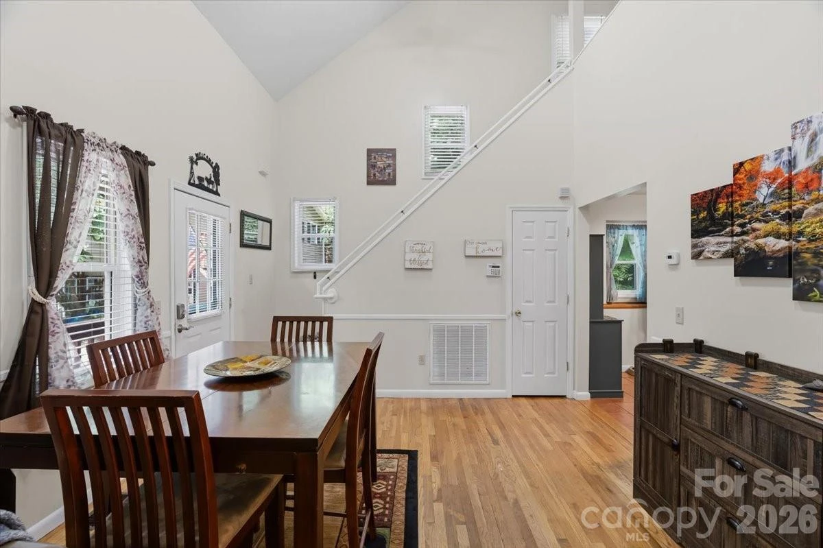 122 Arnold Heights - Photo 6