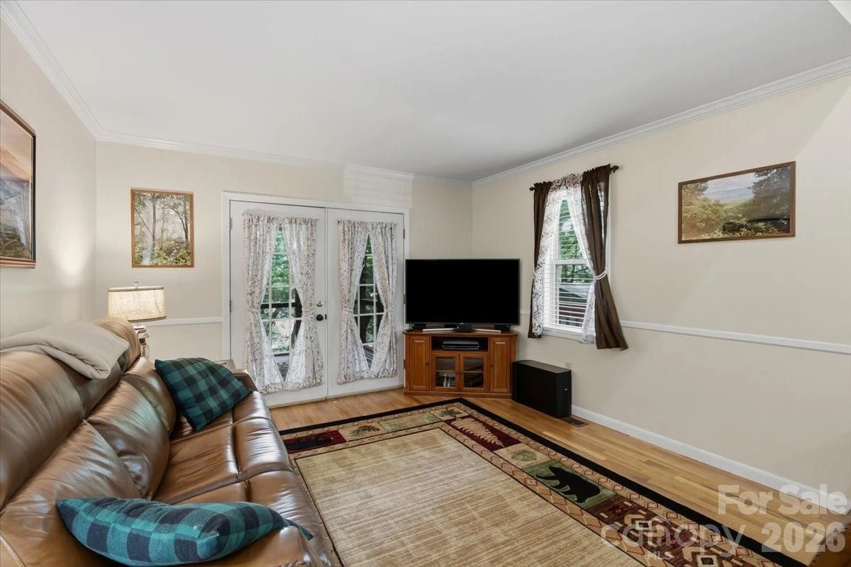 122 Arnold Heights - Photo 8