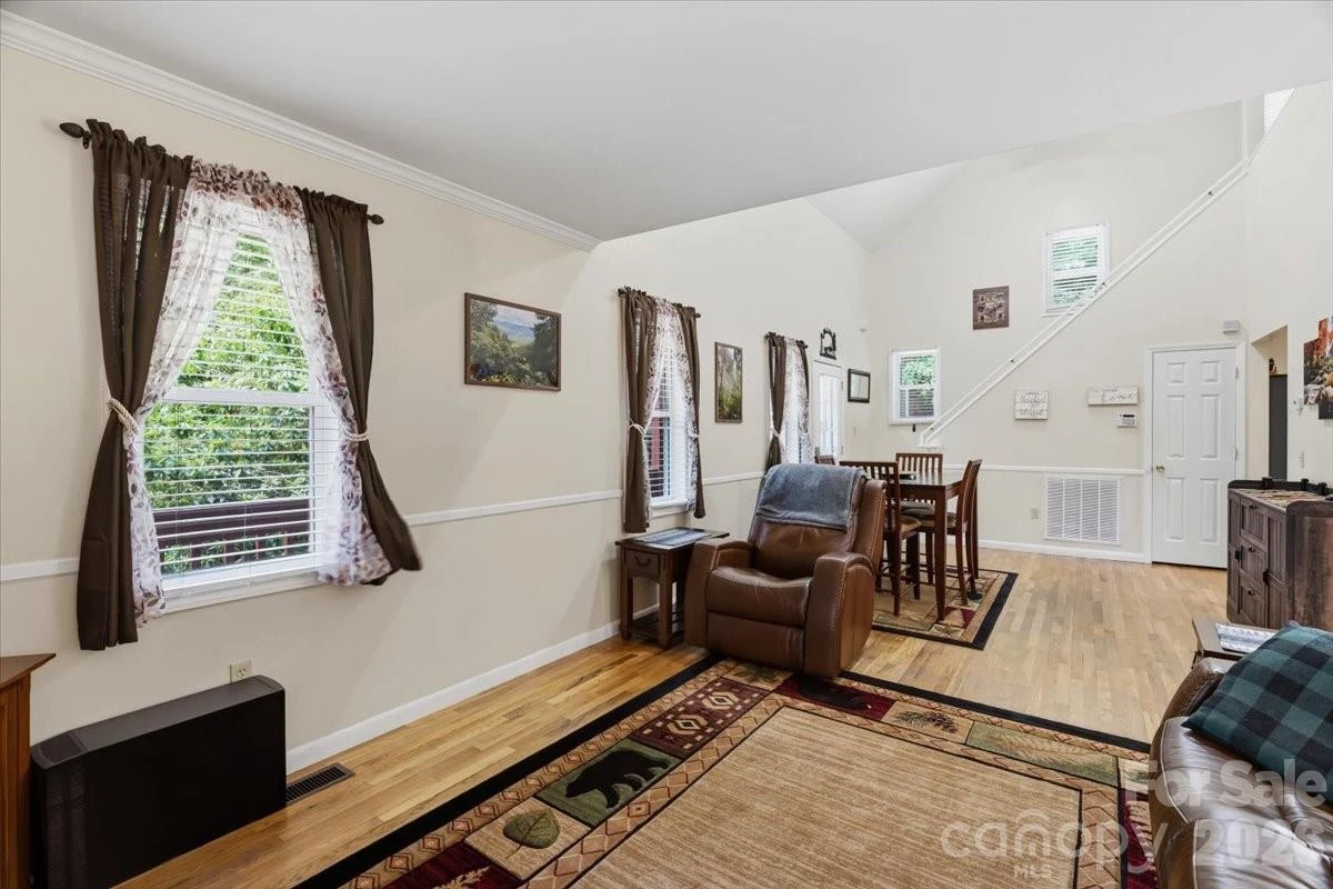 122 Arnold Heights - Photo 10