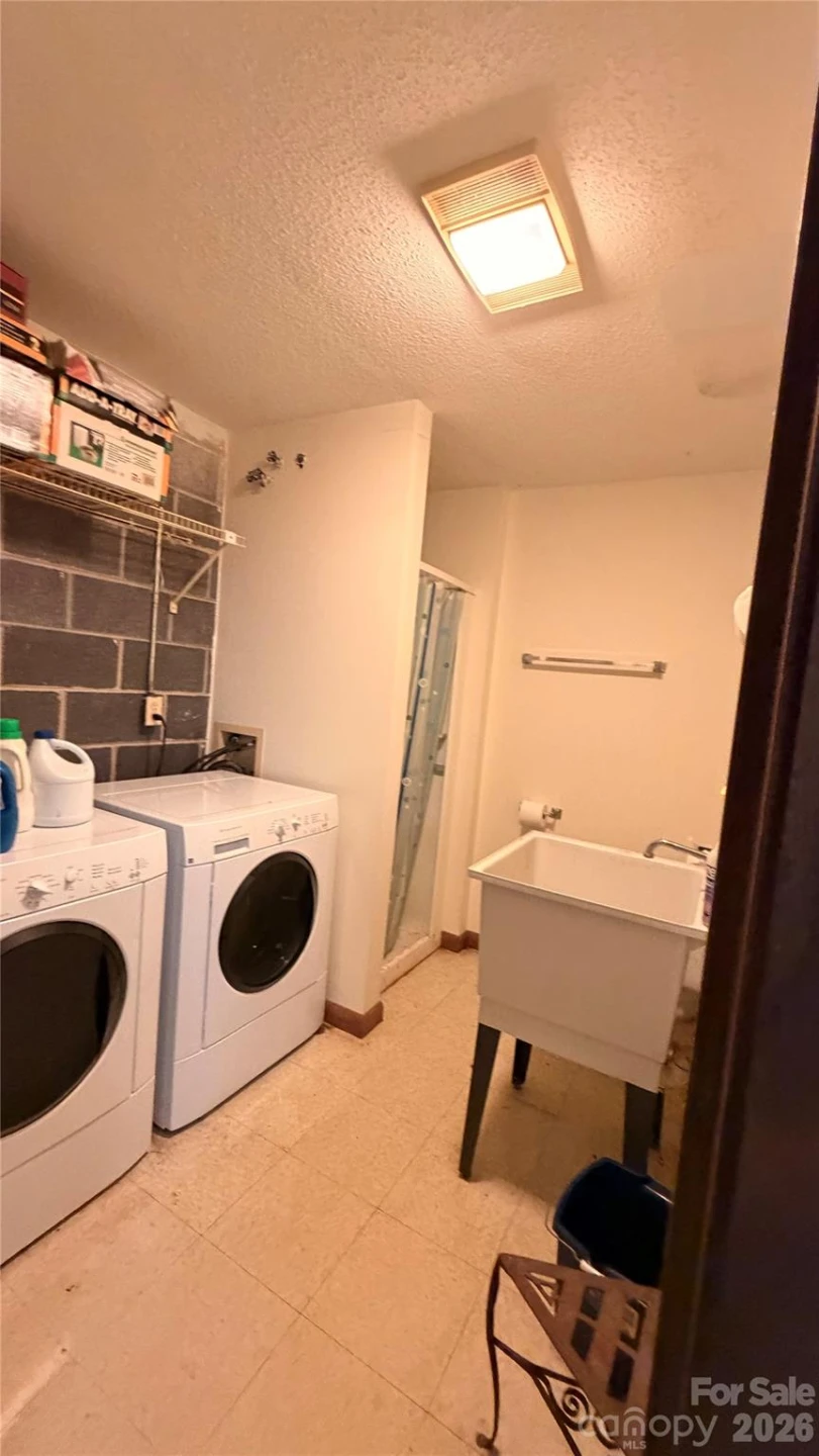 377 Woodstream Road - Photo 8