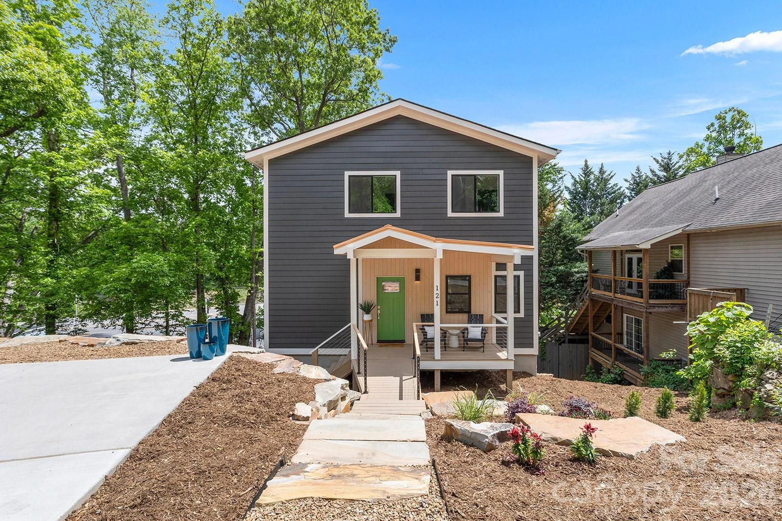 121 Laurel Loop
