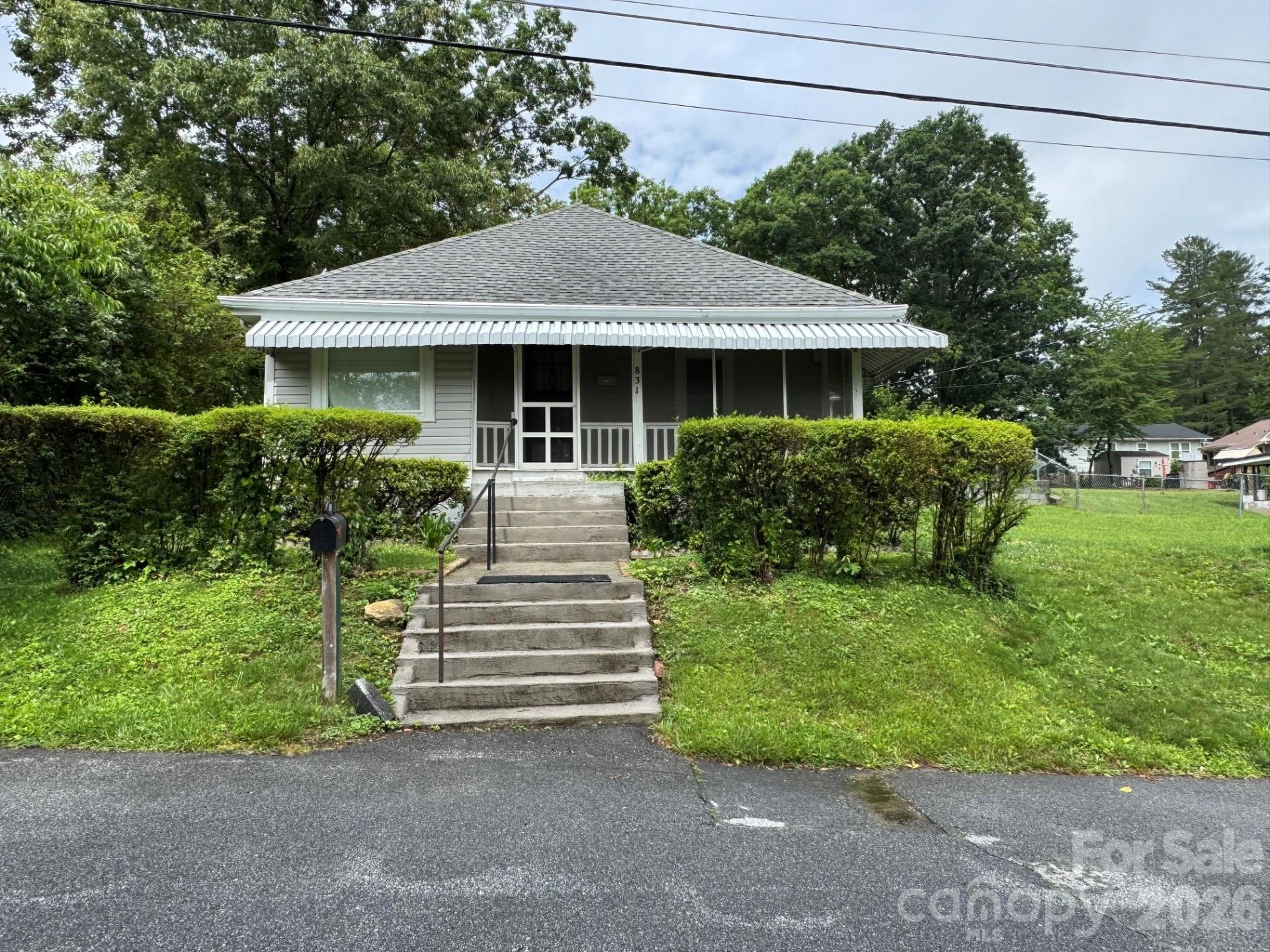 831/833 N Oak Street