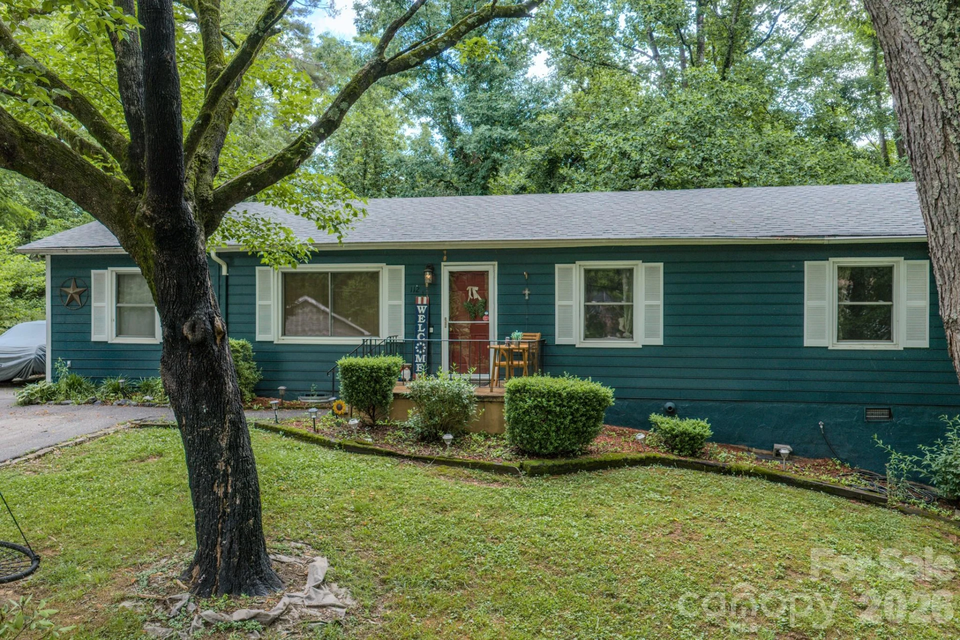 112 Amelia Drive - Photo 2