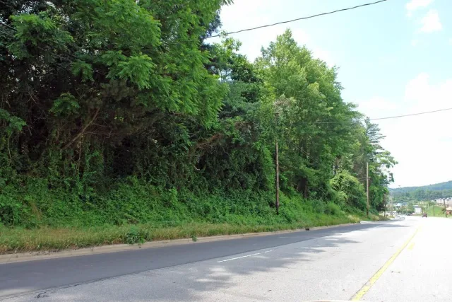 1935 Hendersonville Road