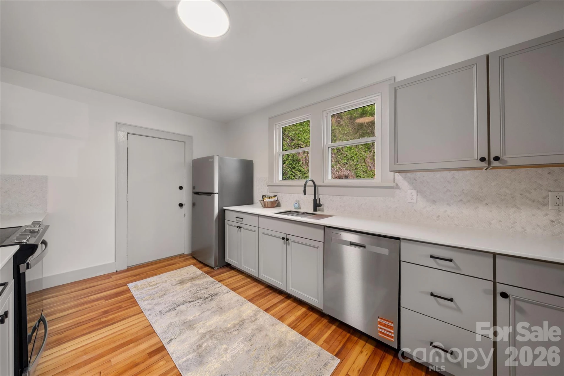 10 Sixth Street - Photo 16