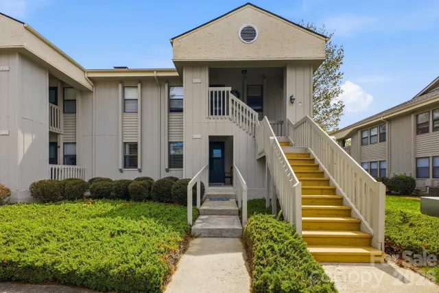 2305 Abbey Circle