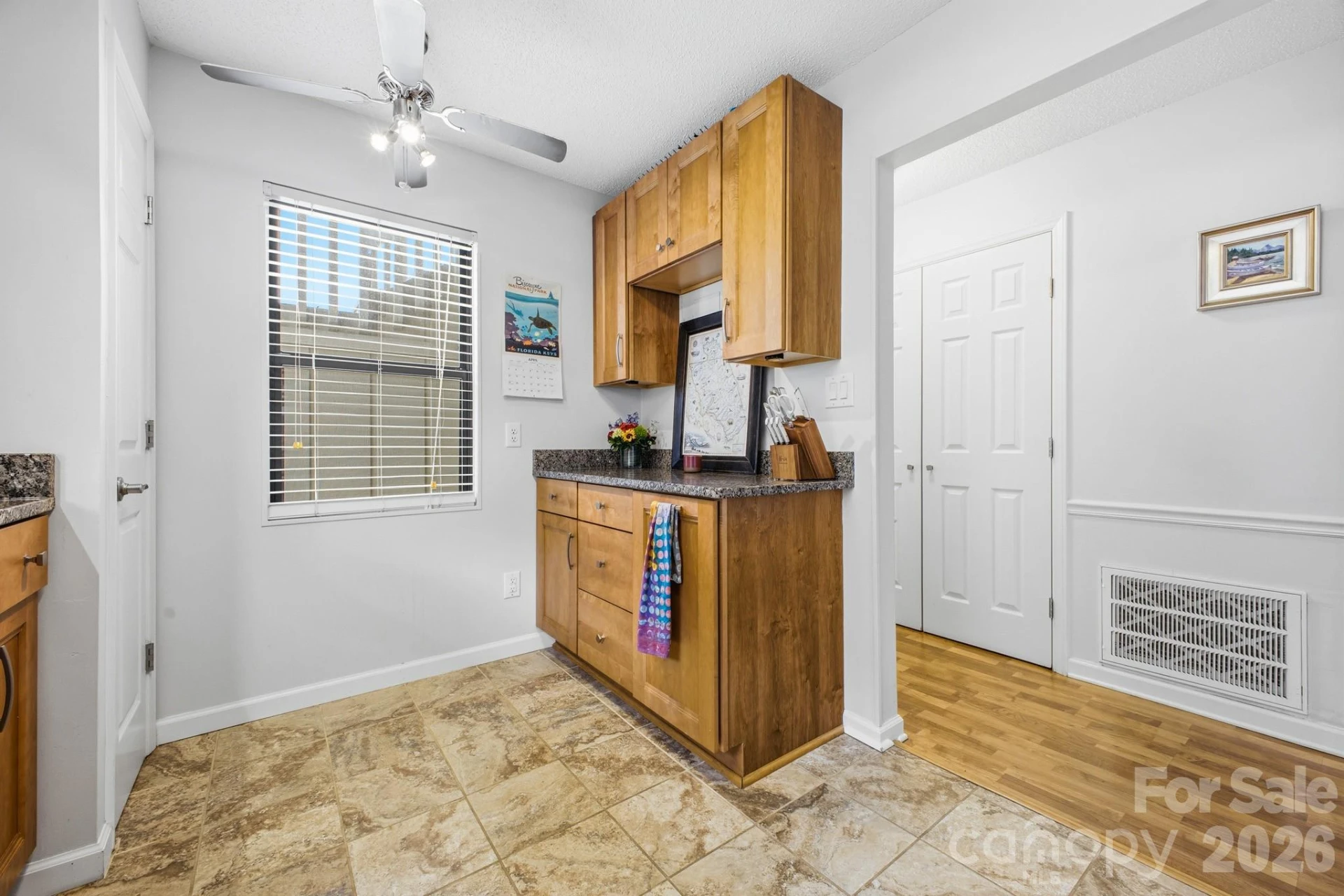 2305 Abbey Circle - Photo 7