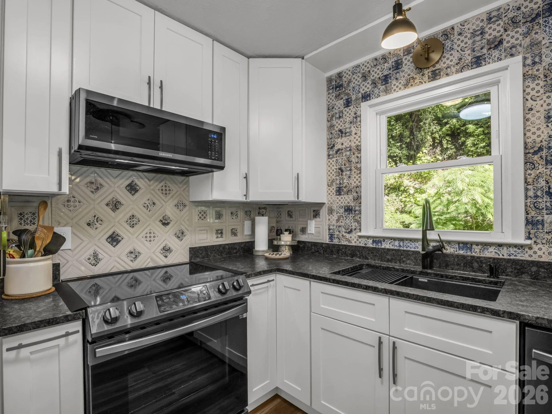 395 E Howard Street - Photo 15