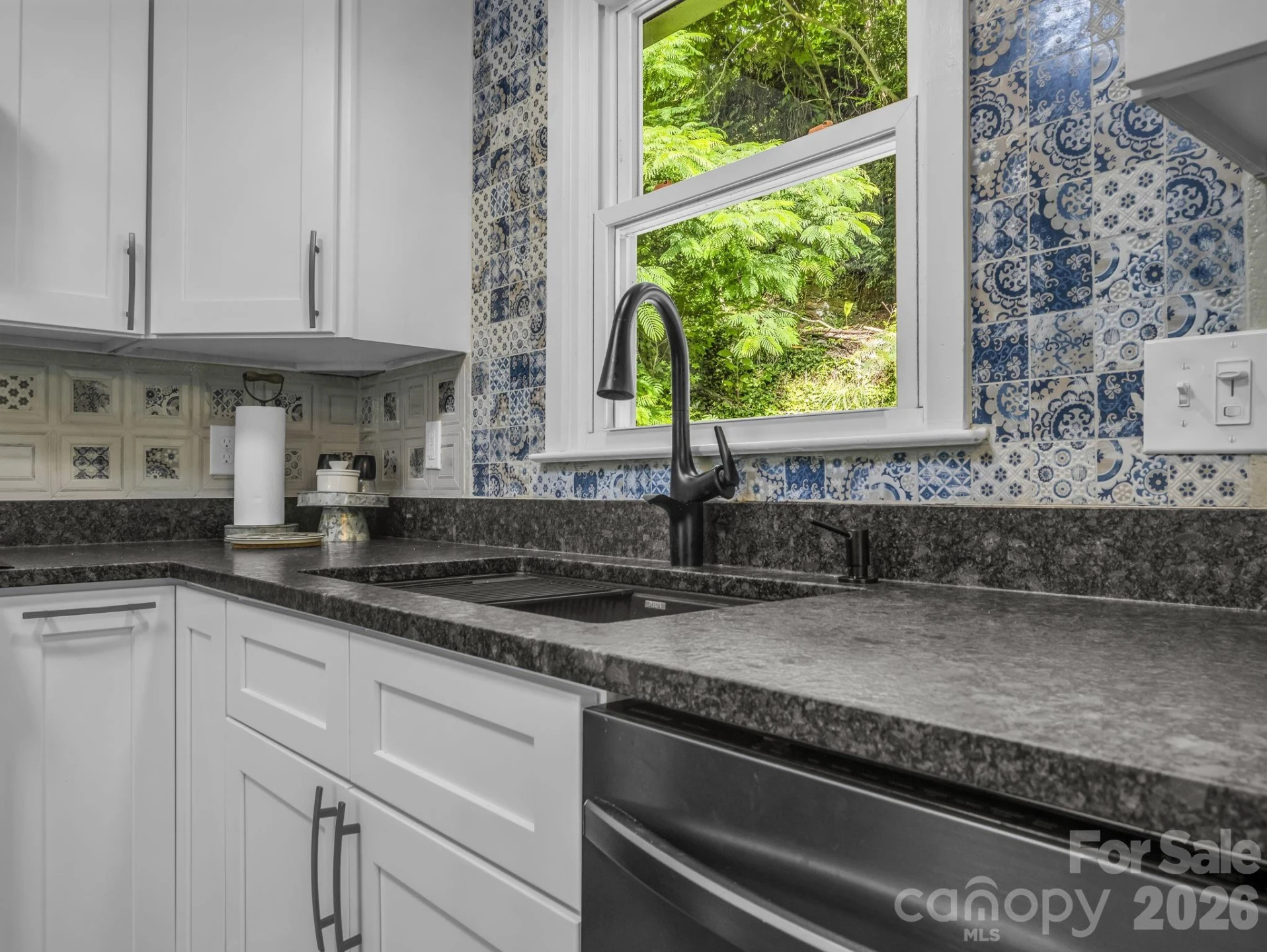 395 E Howard Street - Photo 17
