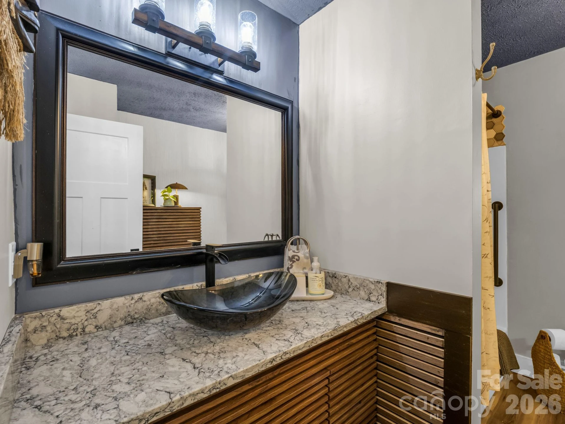 395 E Howard Street - Photo 21