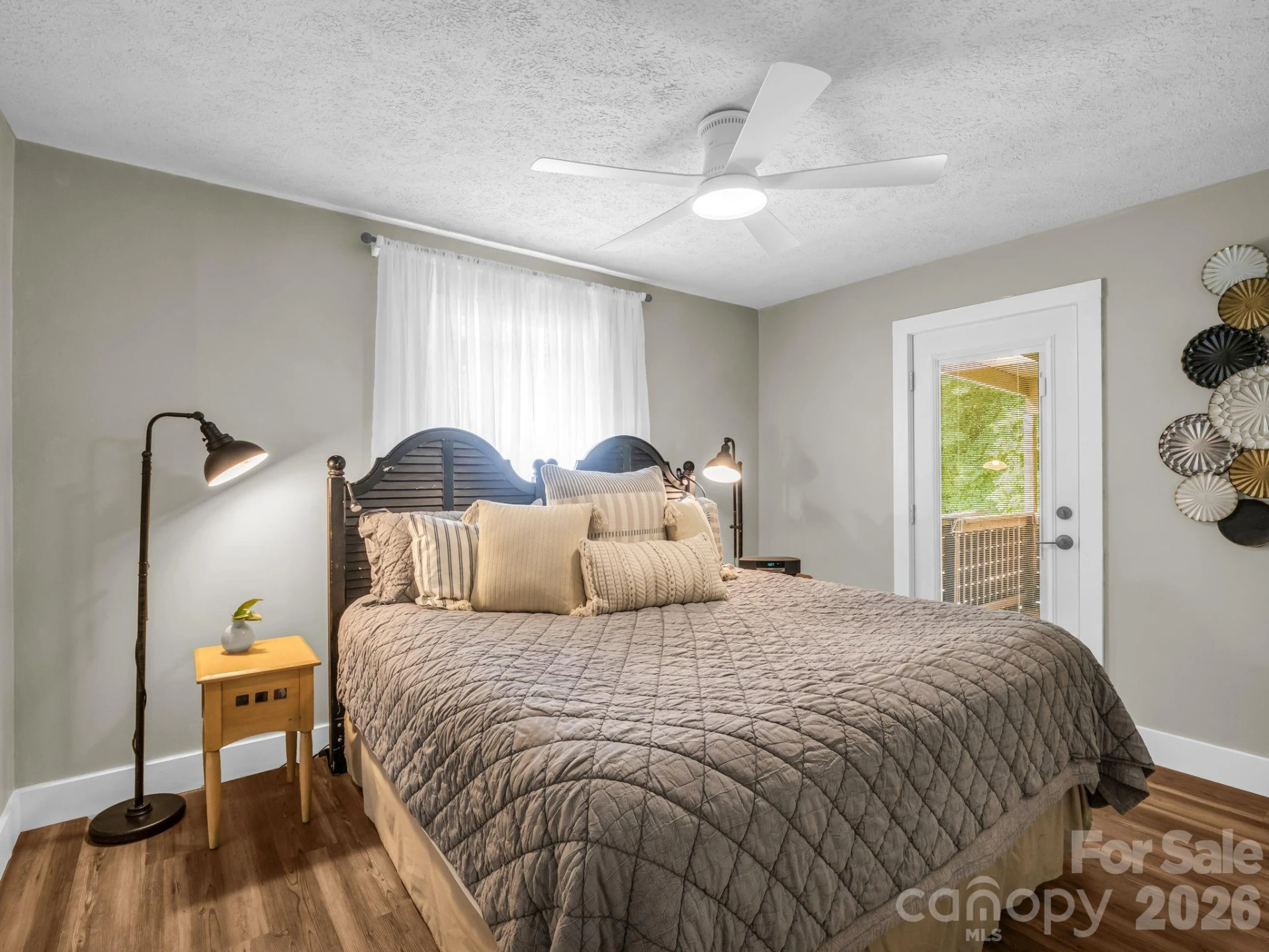 395 E Howard Street - Photo 28