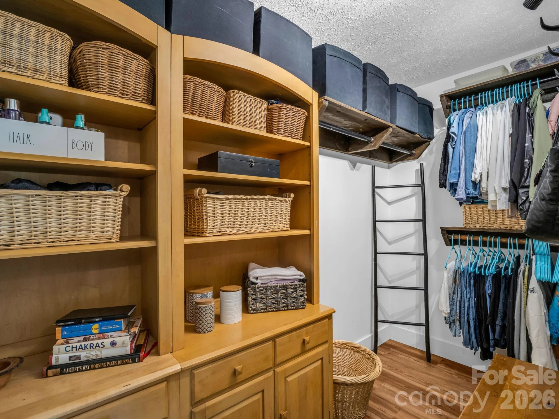 395 E Howard Street - Photo 33