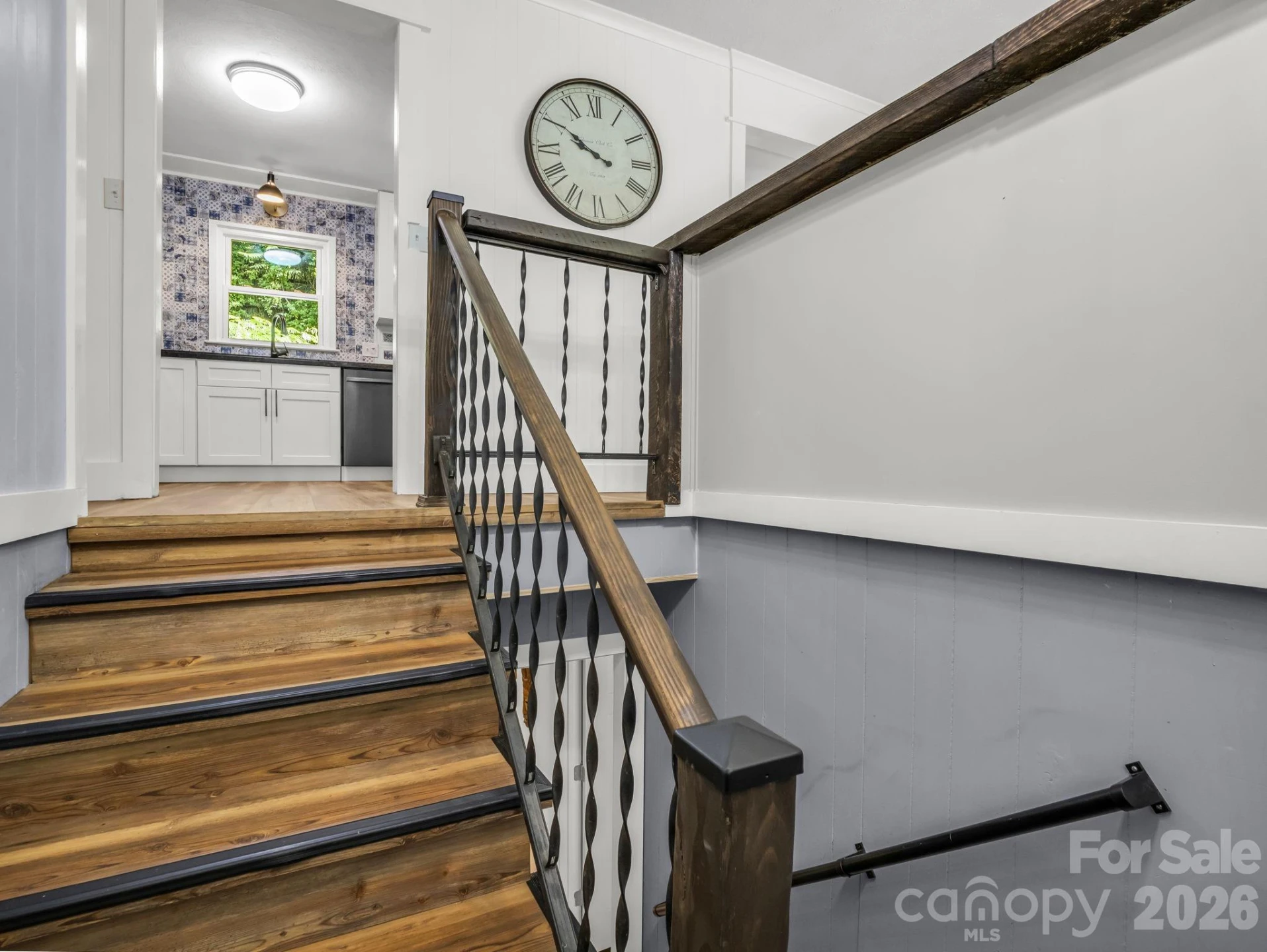 395 E Howard Street - Photo 5