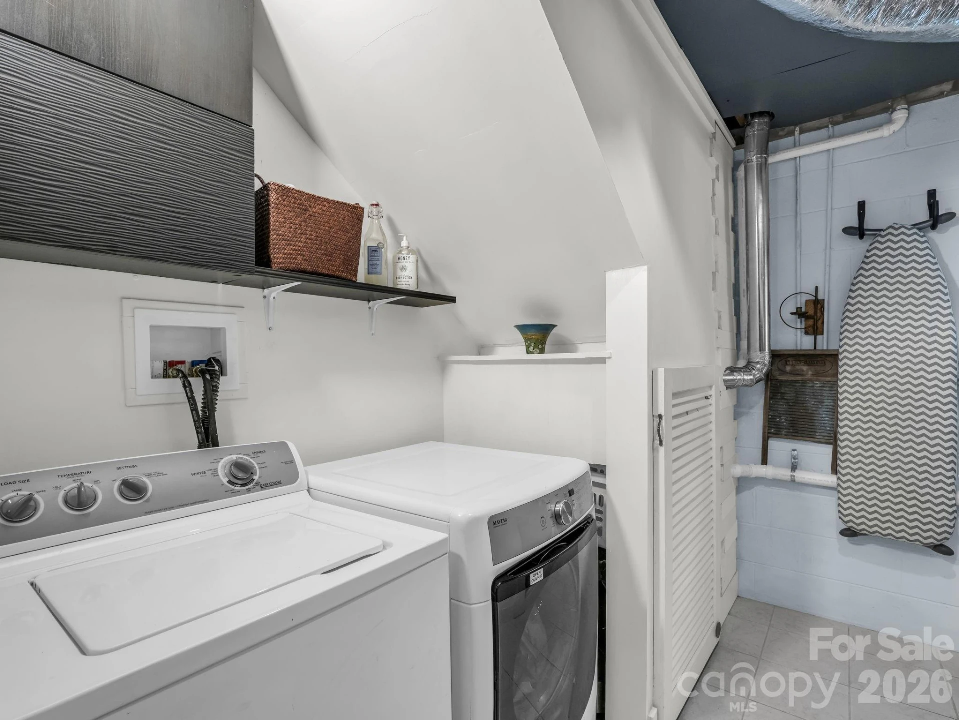 395 E Howard Street - Photo 43