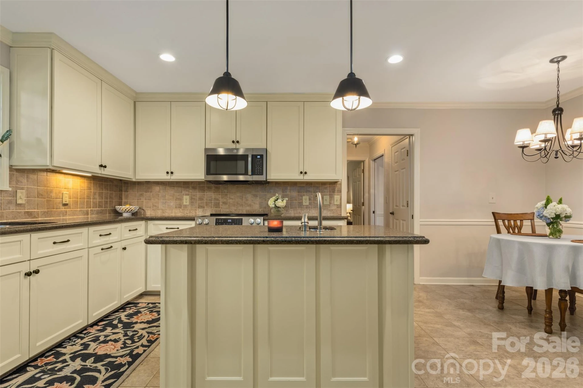 425 Sondley Woods Place - Photo 11