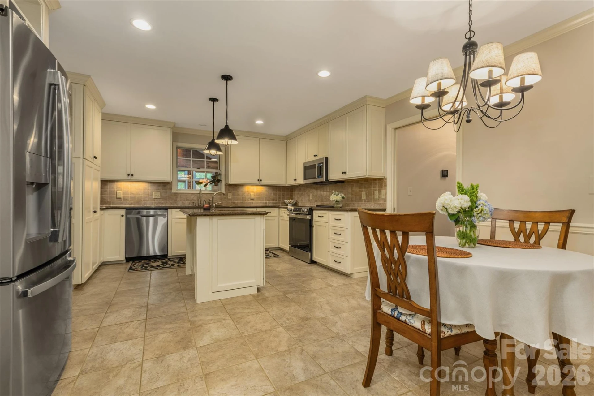 425 Sondley Woods Place - Photo 12