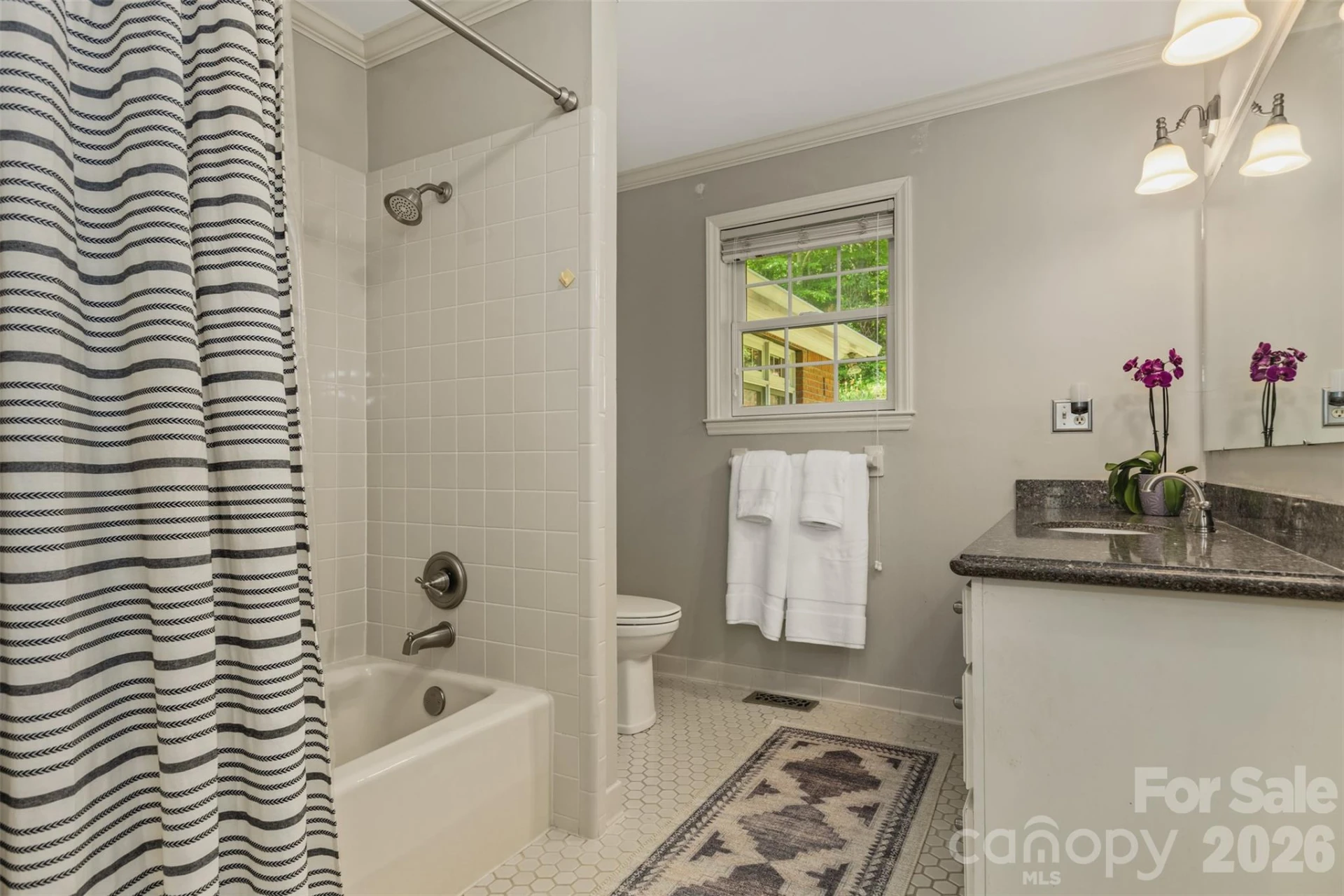 425 Sondley Woods Place - Photo 13