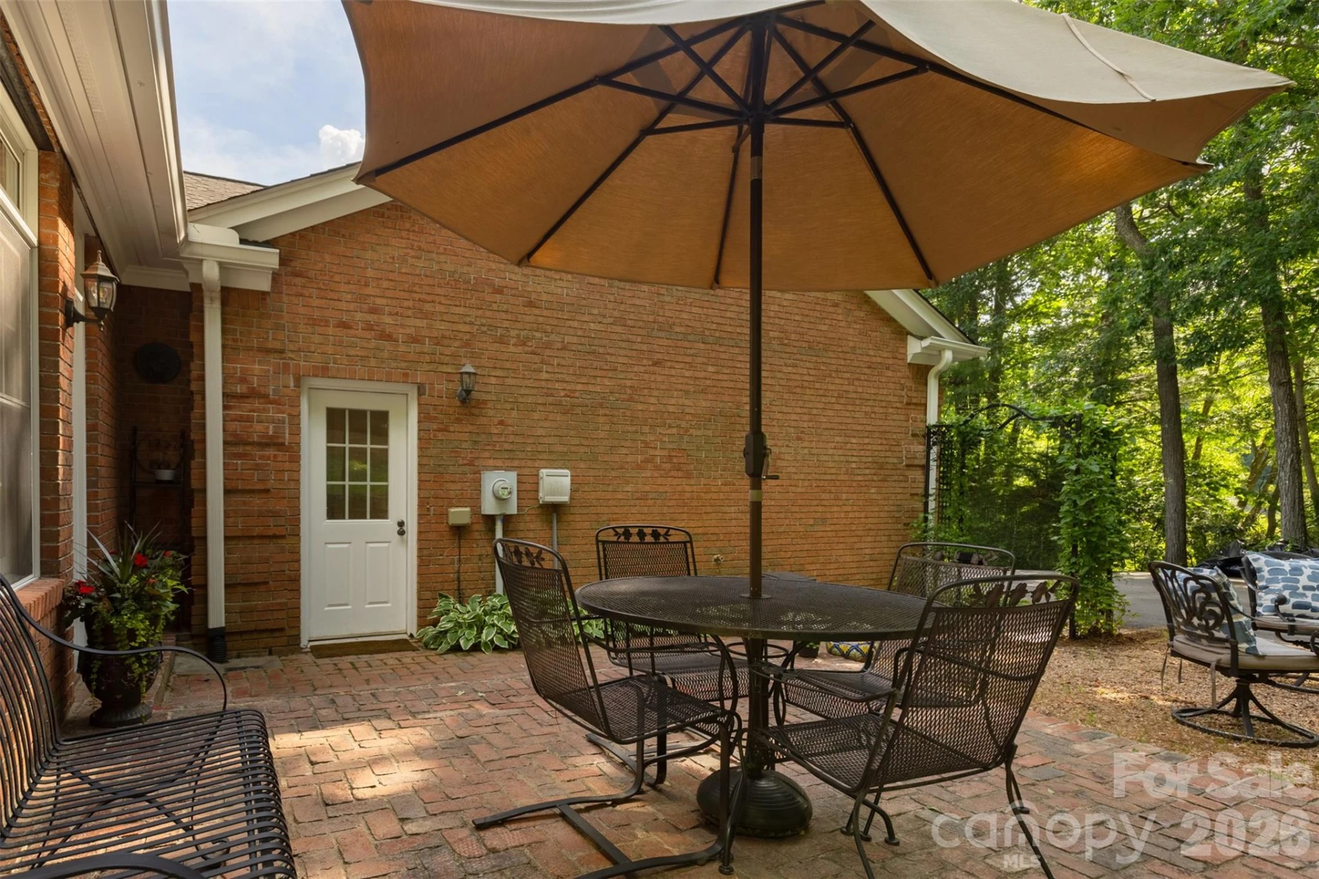 425 Sondley Woods Place - Photo 34