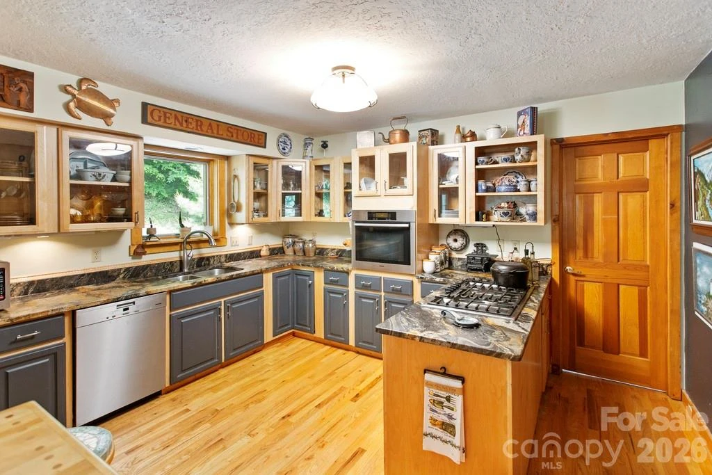 31 Valley Cove Place - Photo 7