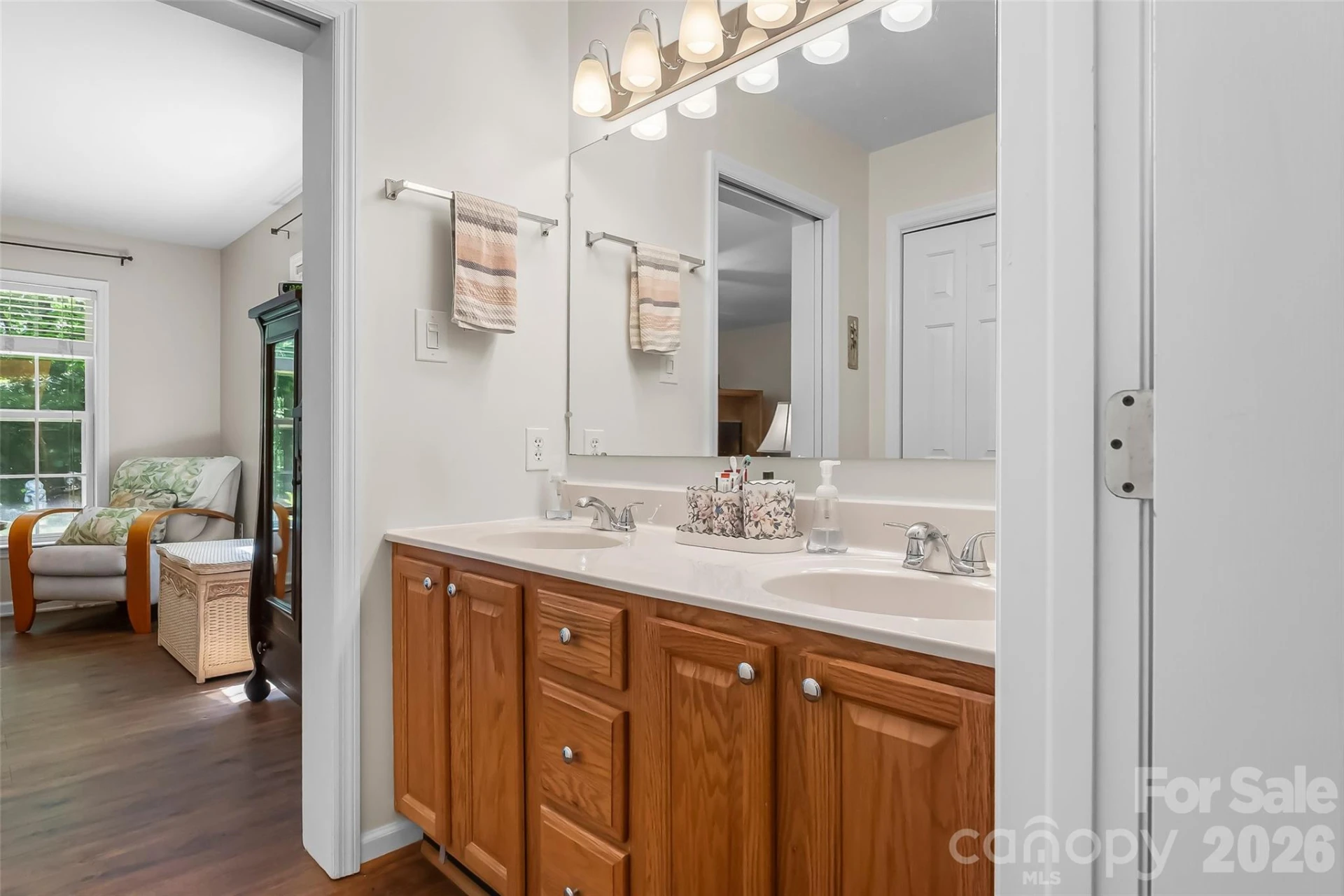 70 Heslar Way - Photo 32