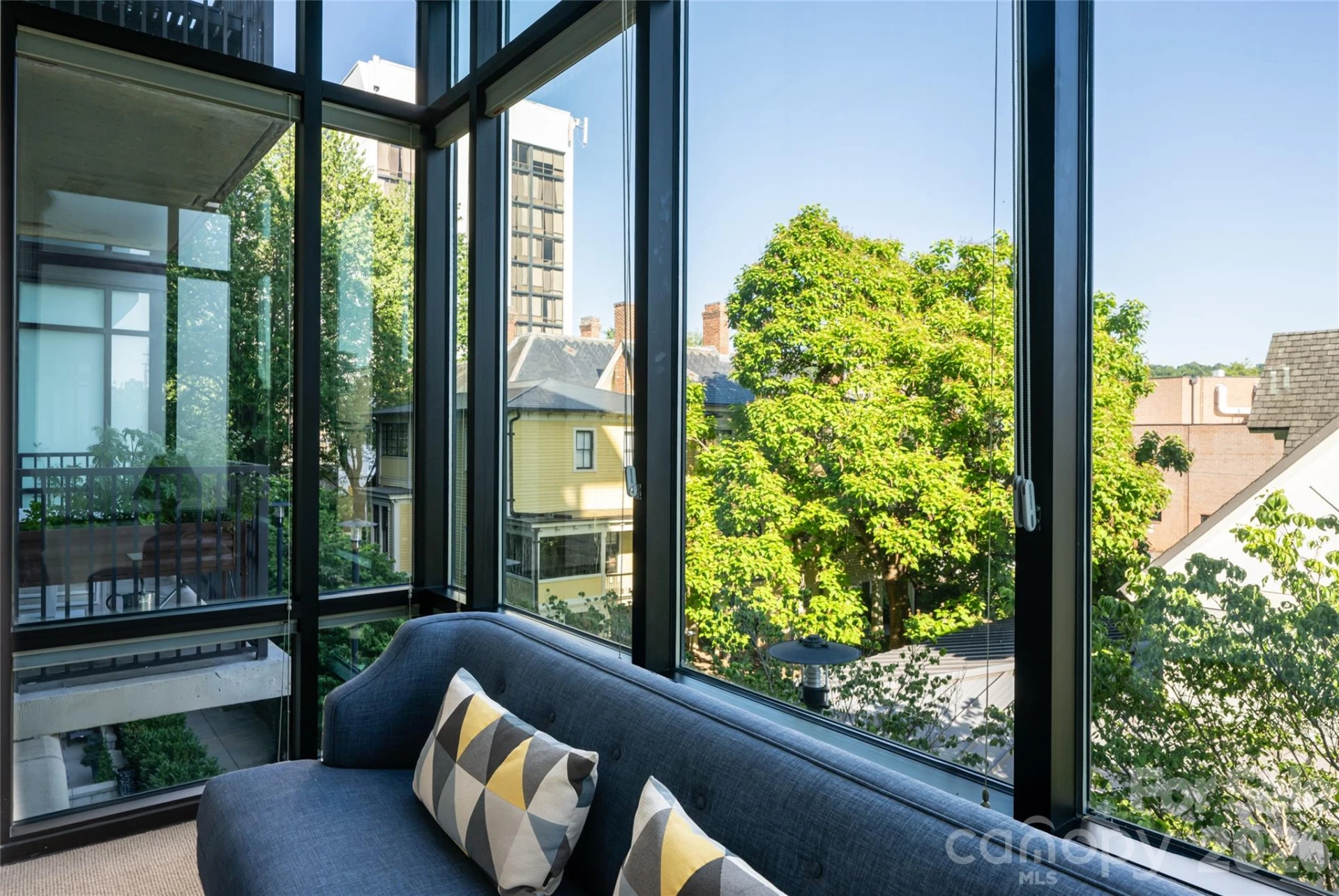 60 unit #302 N Market Street - Photo 17