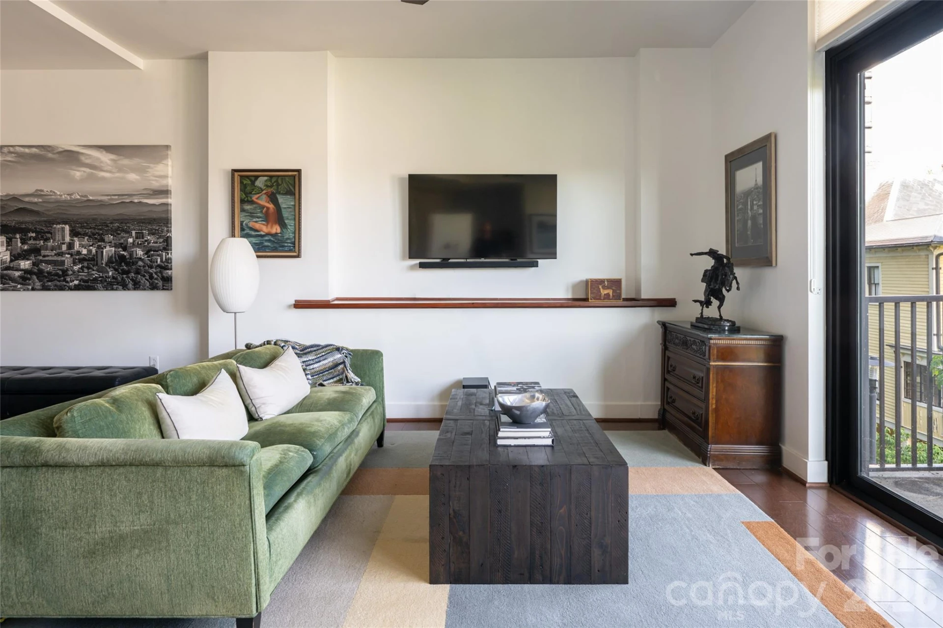 60 unit #302 N Market Street - Photo 3