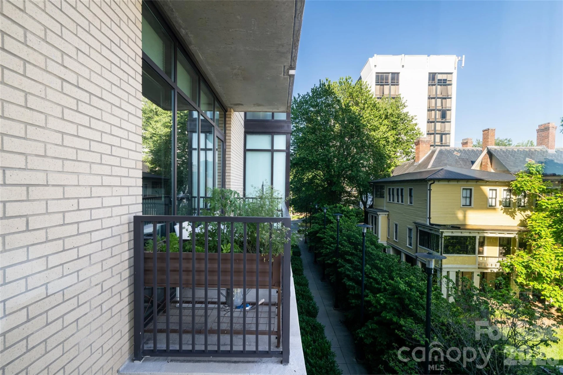 60 unit #302 N Market Street - Photo 23