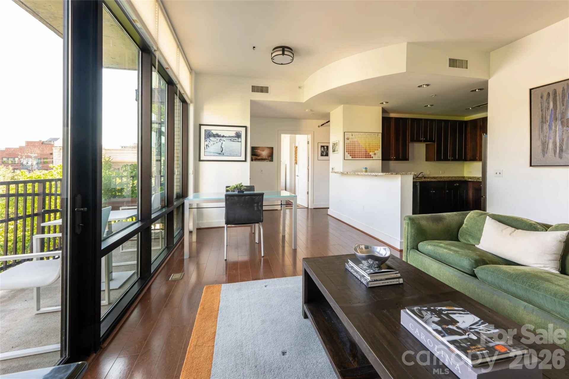 60 unit #302 N Market Street - Photo 4