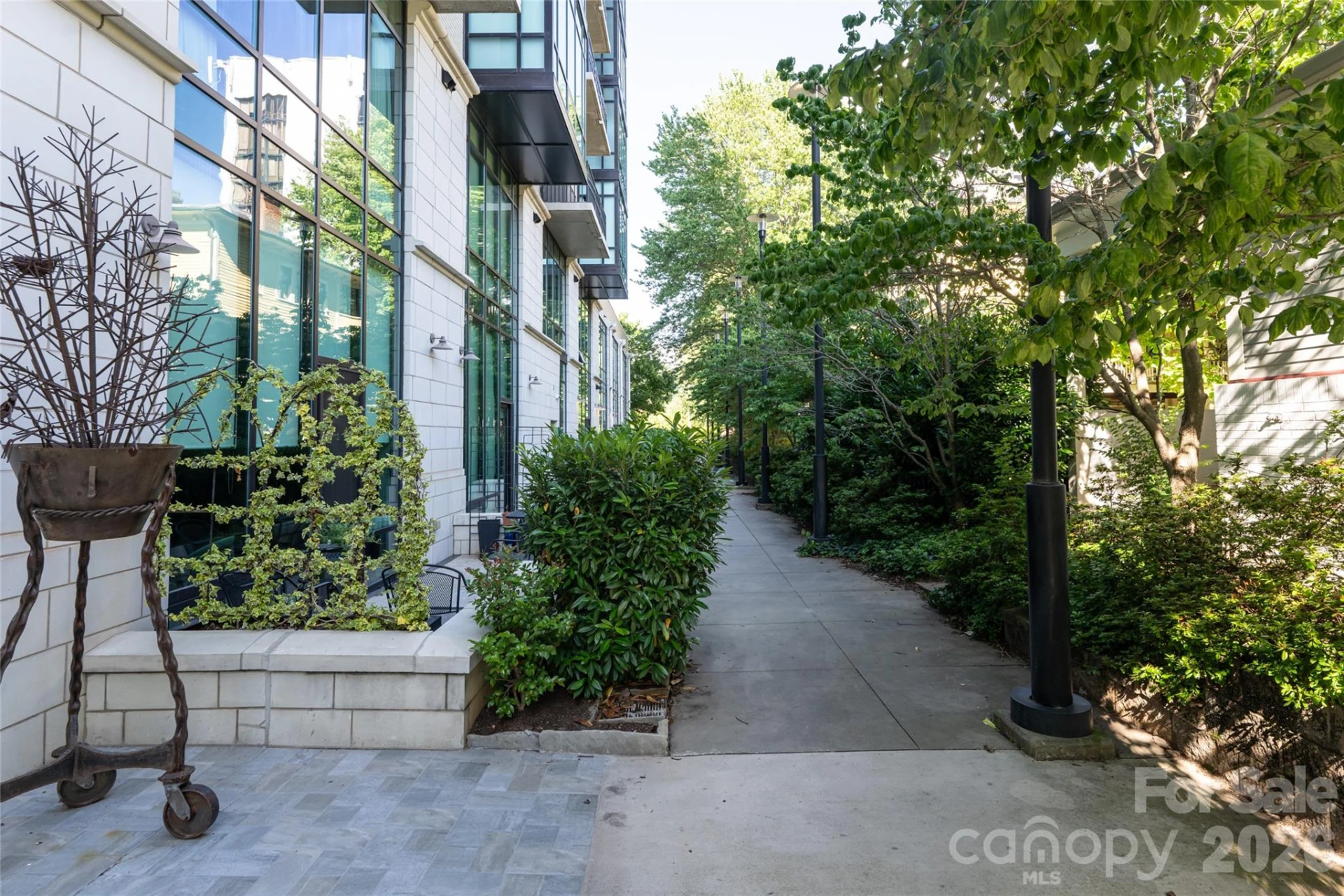 60 unit #302 N Market Street - Photo 33