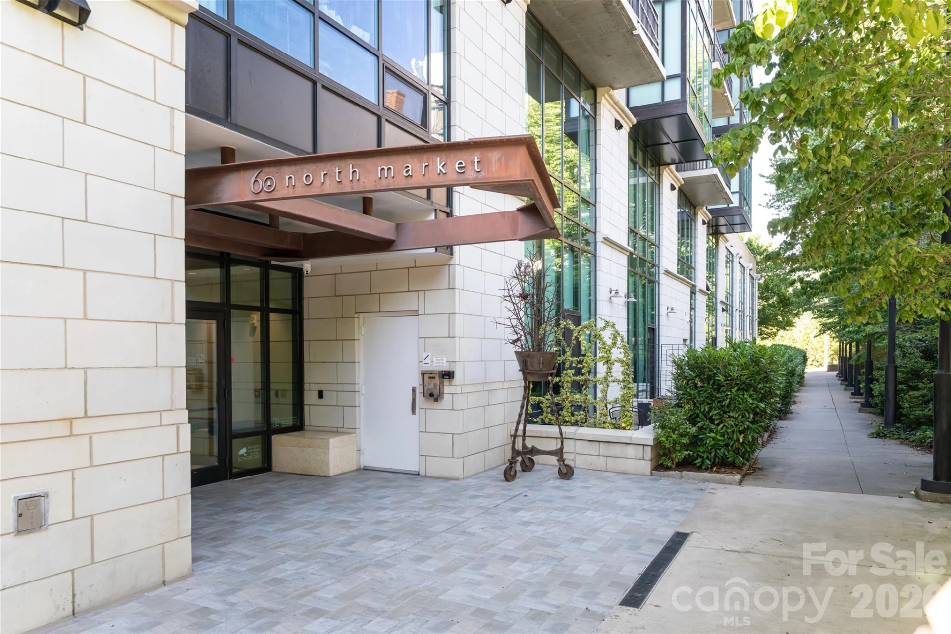 60 unit #302 N Market Street - Photo 34