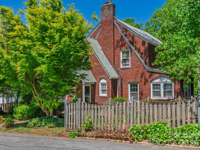 15 Sylvan Avenue