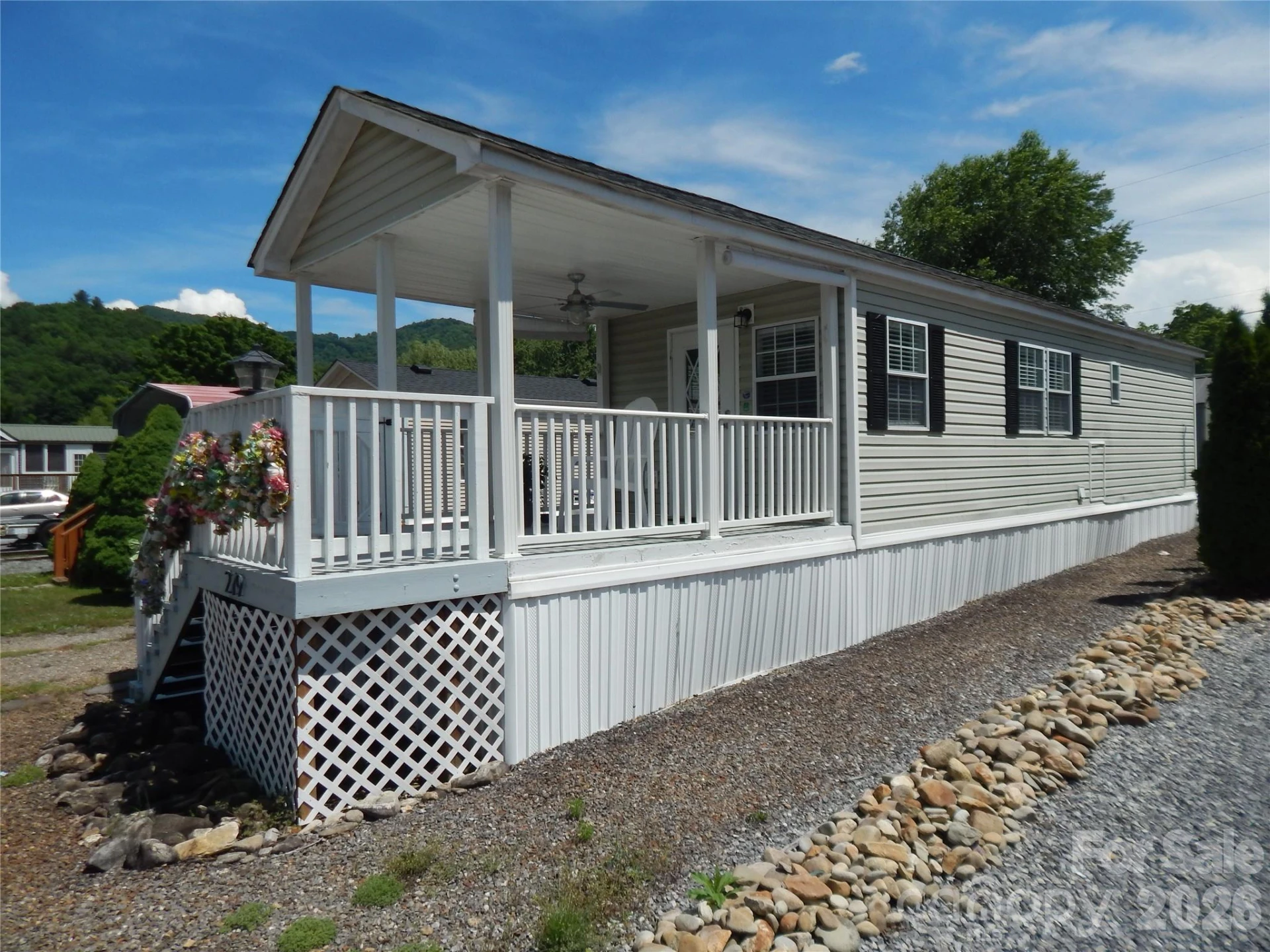 219 Pike Point - Photo 3